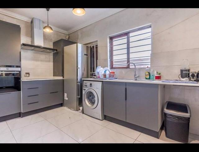 3 BEDROOM PROPERTY TO RENT IN PINESLOPES